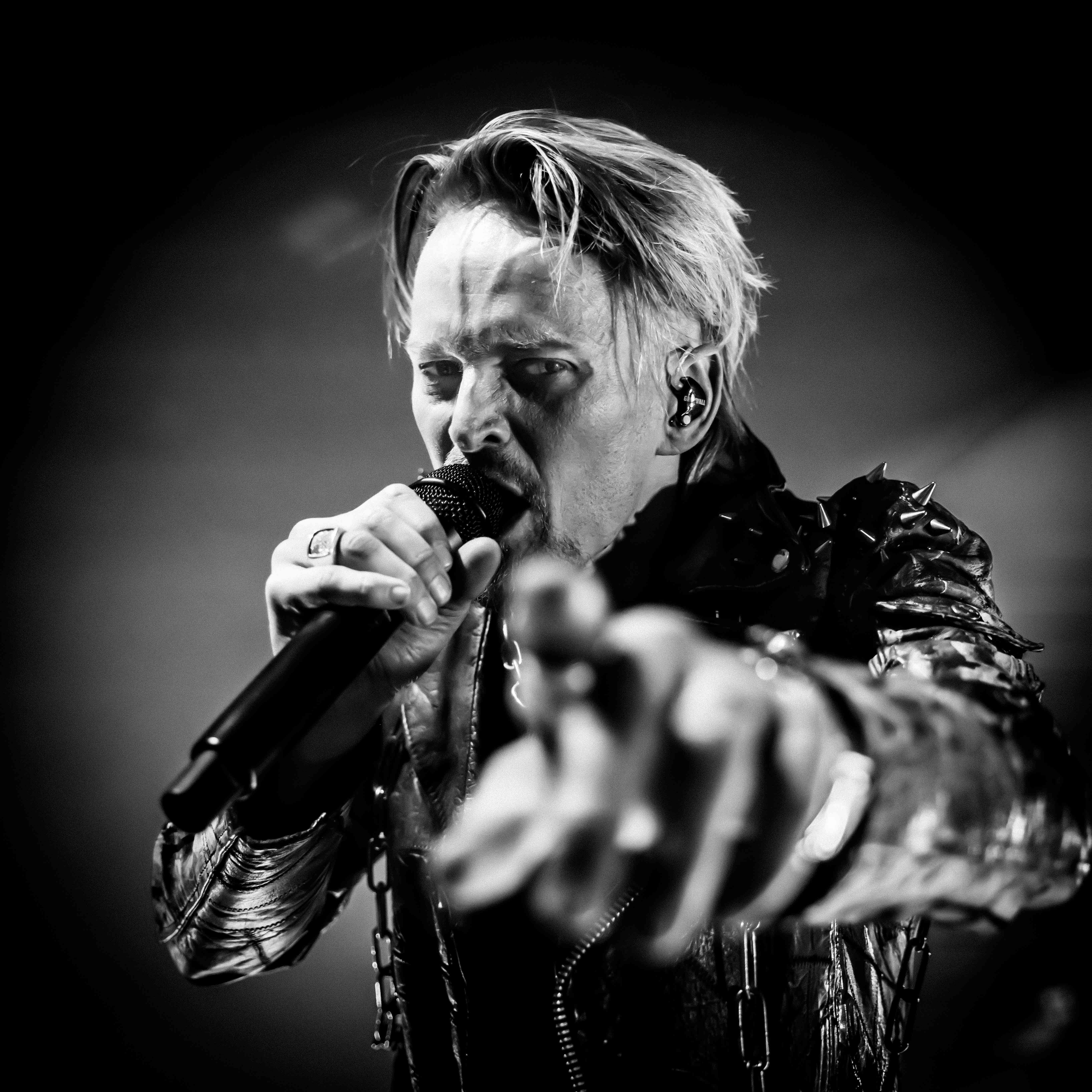 Live concert photograph by B Frank