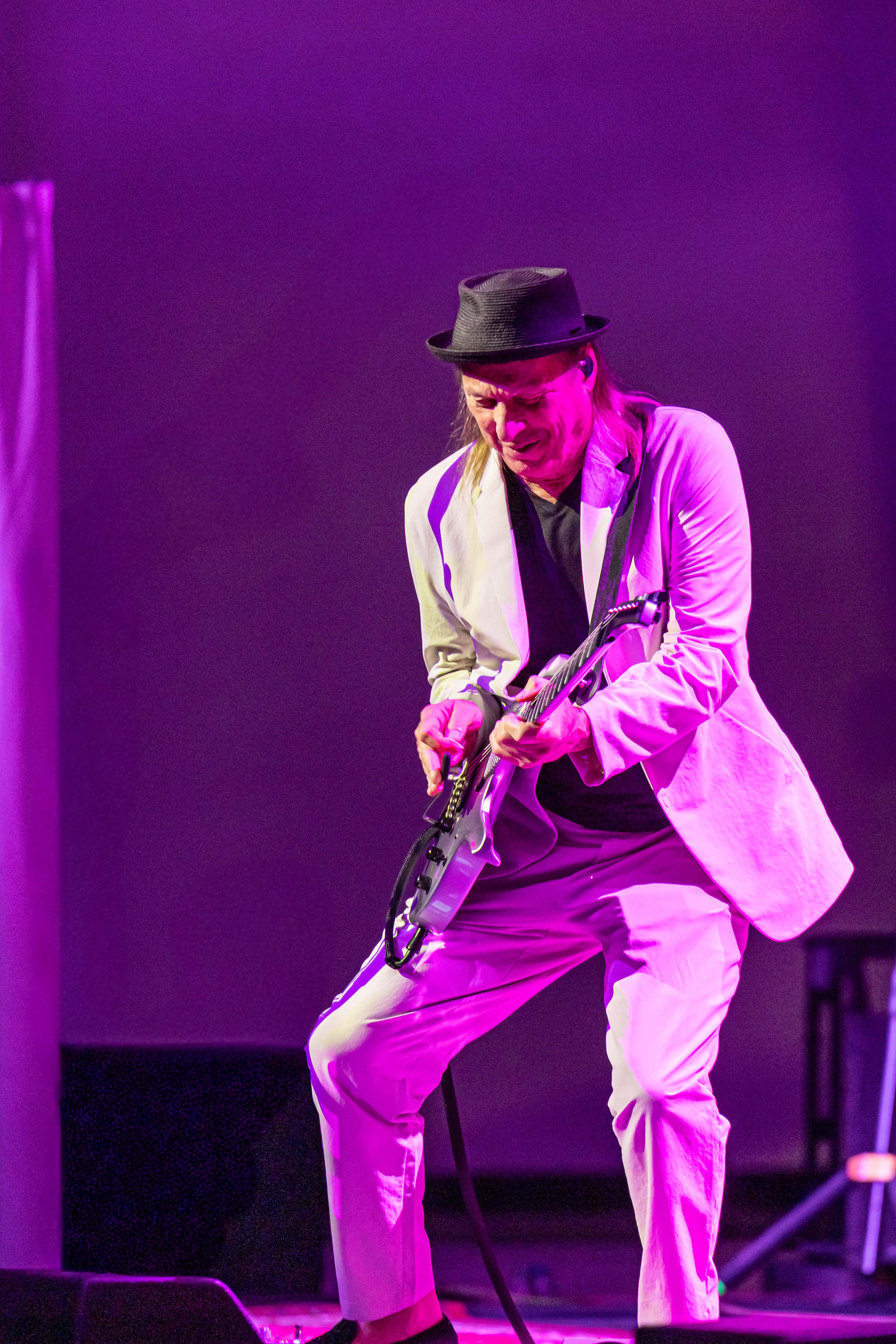 Adrian Belew